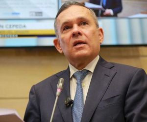 Presidente del Senado, Efraín Cepeda.