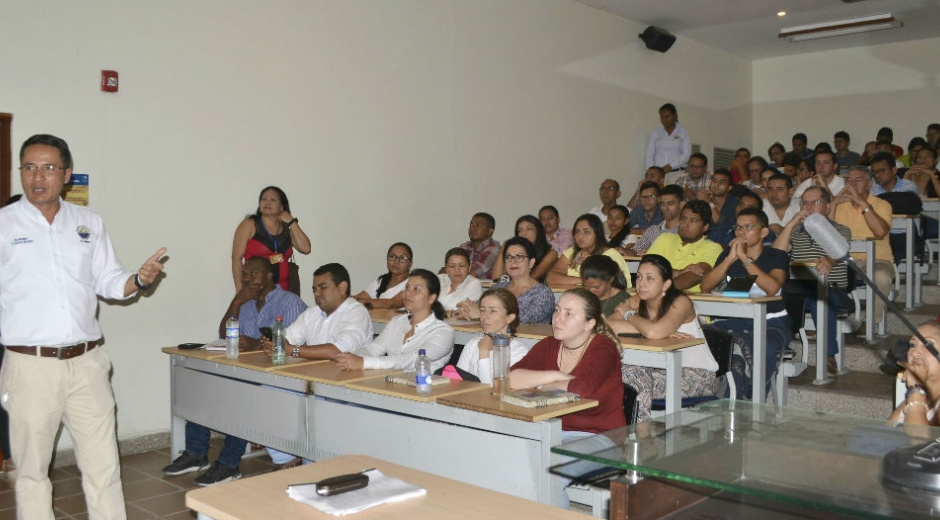 El evento contó con la presencia de los directores de los siete programas de ingeniería, además asistieron estudiantes, docentes e investigadores.