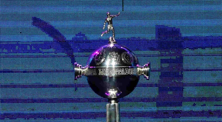 Trofeo de la Copa Libertadores de América.