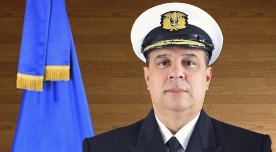 Almirante Leonardo Santamaría, comandante de la Armada, falleció este viernes a los 56 años. 