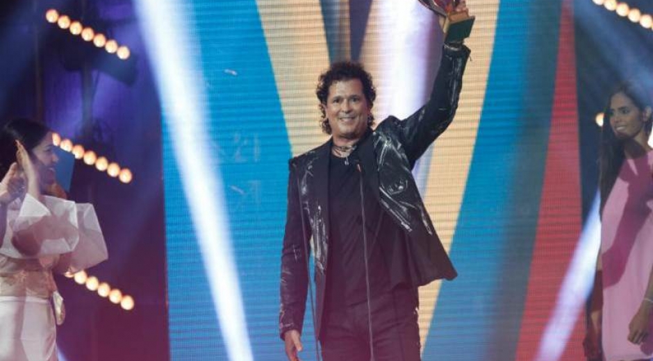 Carlos Vives ganó Oro y mejor artista tropical en los Premios Heat de la música latina que el canal de videos HTV. 
