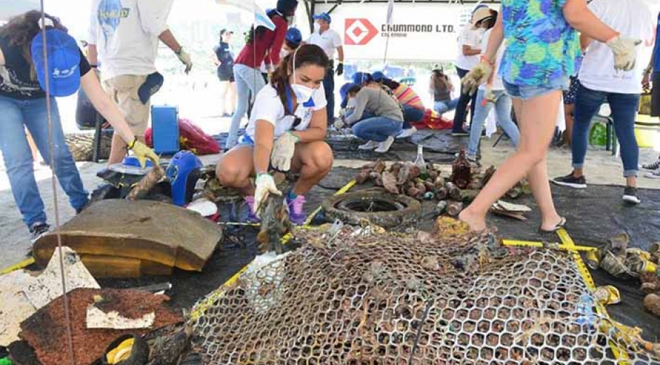En la II gran Jornada de Limpieza Submarina “Todos unidos por el mar” fueron recolectadas 3.5 toneladas de basuras. 