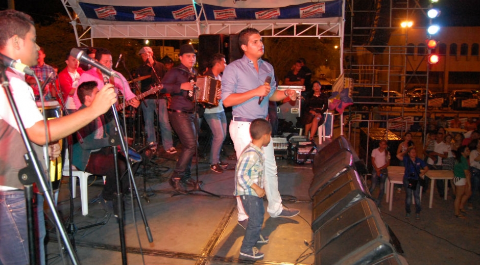 Festival Indio Tayrona Presentación de la agrupación de Elder Dayán Díaz y Luis Guillermo De la Hoz, ganador del Festival Vallenato Indio Tayrona.