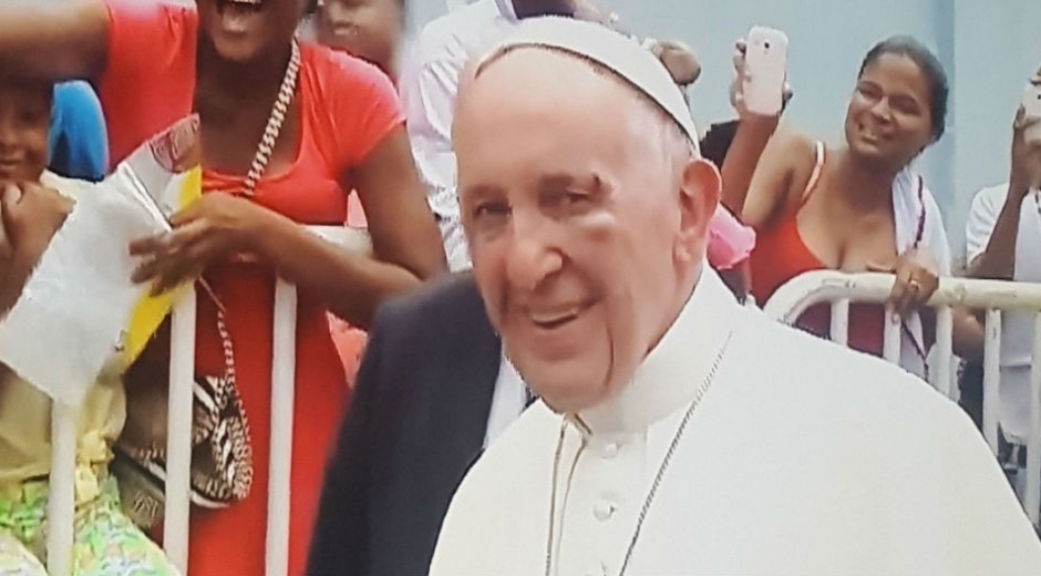 El Papa Francisco recibió un golpe en su ojo izquierdo.