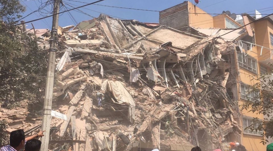 Daños en un edificio de la Ciudad de México