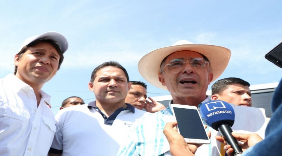 Rubén Jiménez junto al ex presidente Álvaro Uribe