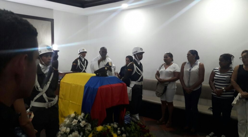 Velación del patrullero Yamit Rada en la funeraria Jardines de Paz.