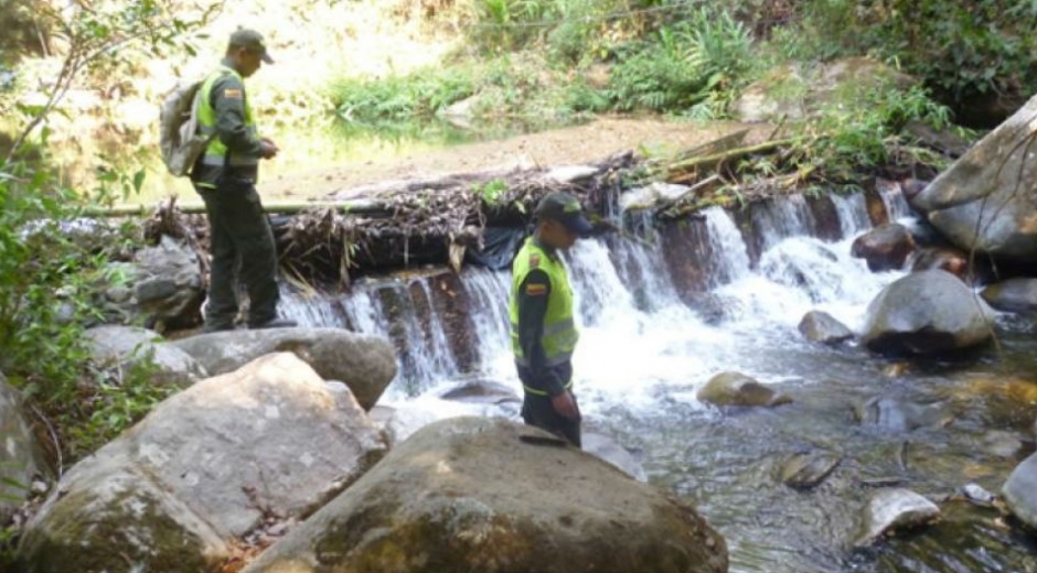 El padre del menor fue hallado sin vida a orillas del río Minca.