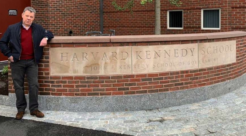 Juan Manuel Santos, en la sede de Harvard Kennedy School, en Cambridge, Massachusetts, Estados Unidos