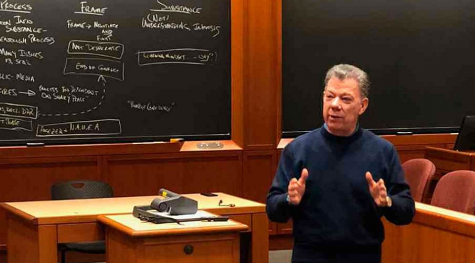 Juan Manuel Santos en Harvard