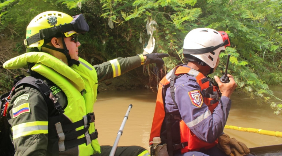 Alcaldía de Santa Marta Rescatistas recorrieron cerca de siete kilómetros del río Minca o Gaira.