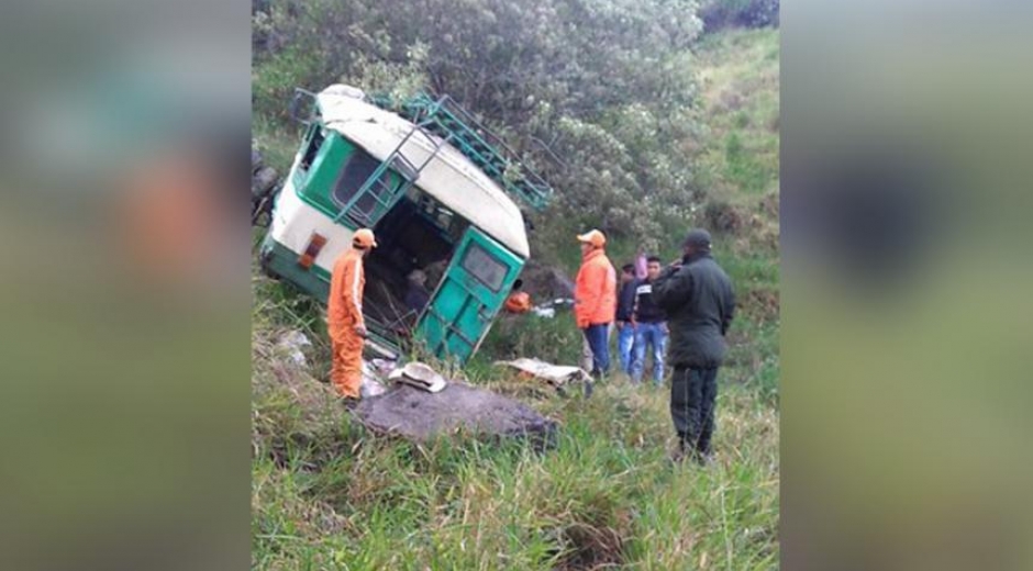 El bus cayó a un abismo de 150 metros.