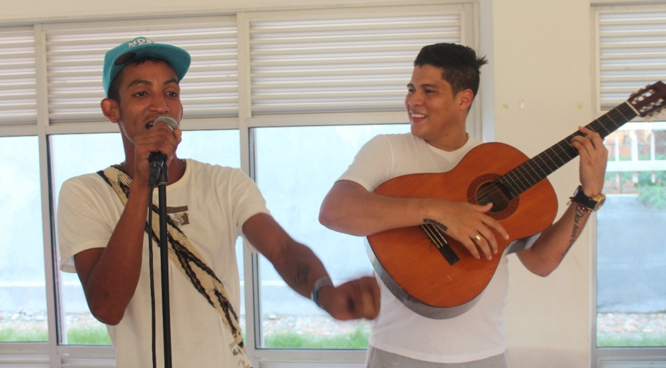 Durante la visita, Rafa Pérez y ‘Patico’, interpretaron la misma canción que los unió.