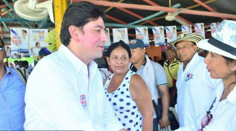 Fabian Castillo Suarez, visitó el municipio de Urumita, La Guajira, donde fue recibido por un gran grupo de mujeres.