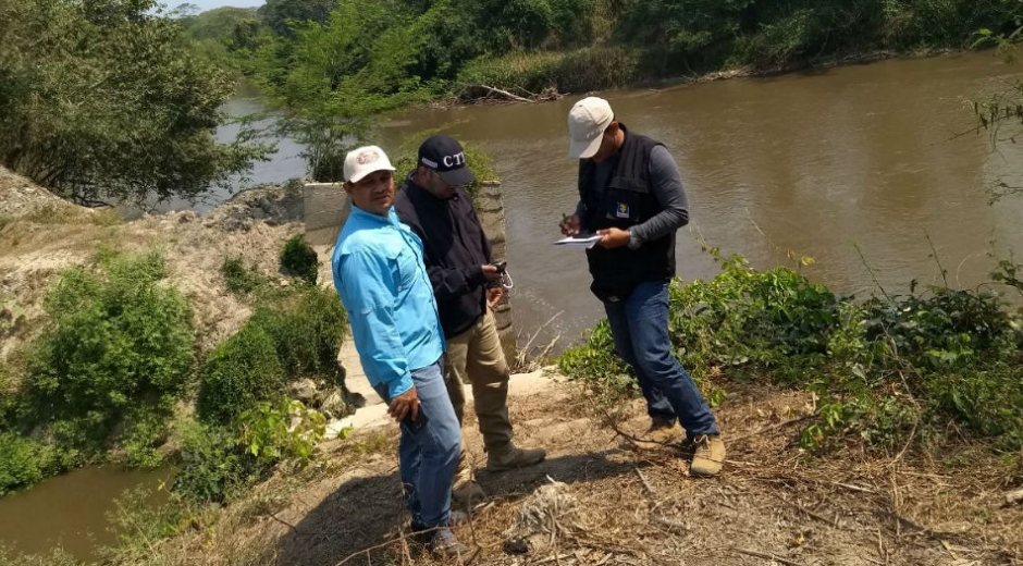 Miembros del CTI realizan inspección en Puebloviejo, por presunto aprovechamiento ilícito de recursos naturales.