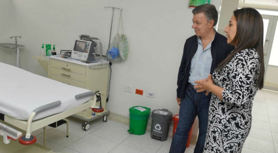 Juan Manuel Santos, Santos en un centro médico en Socha, Boyacá.