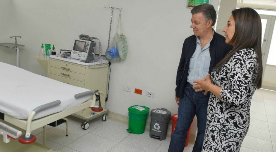 La F.M. Juan Manuel Santos, Santos en un centro médico en Socha, Boyacá.
