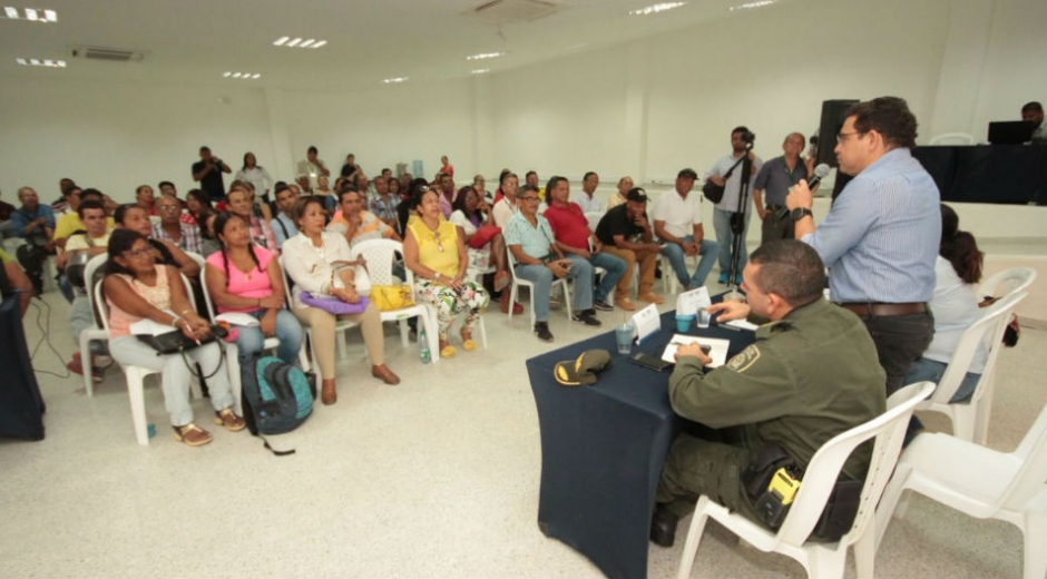 100 lideres hicieron parte de la reunión presidida por el Alcalde.