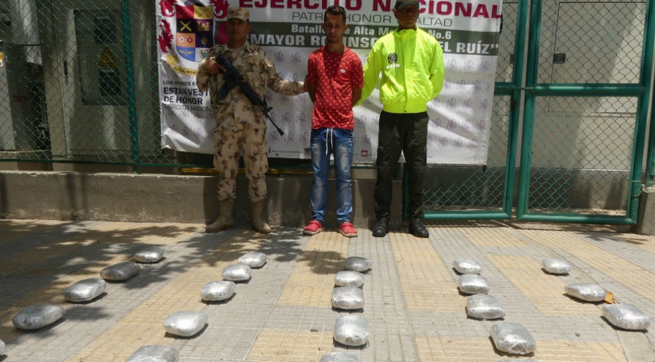 Policía Alias 'Chucho', capturado en zona rural de Santa Marta.