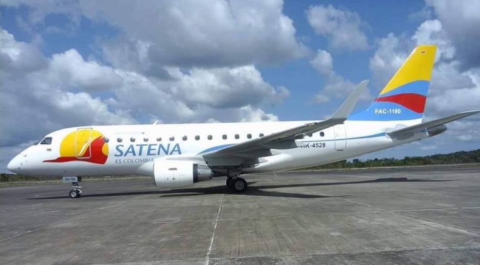  Uno de los aviones de Satena. 