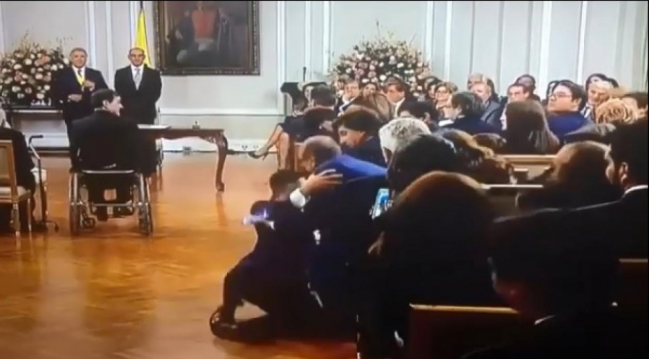 Momento del resbalón del Ministro de Vivienda.