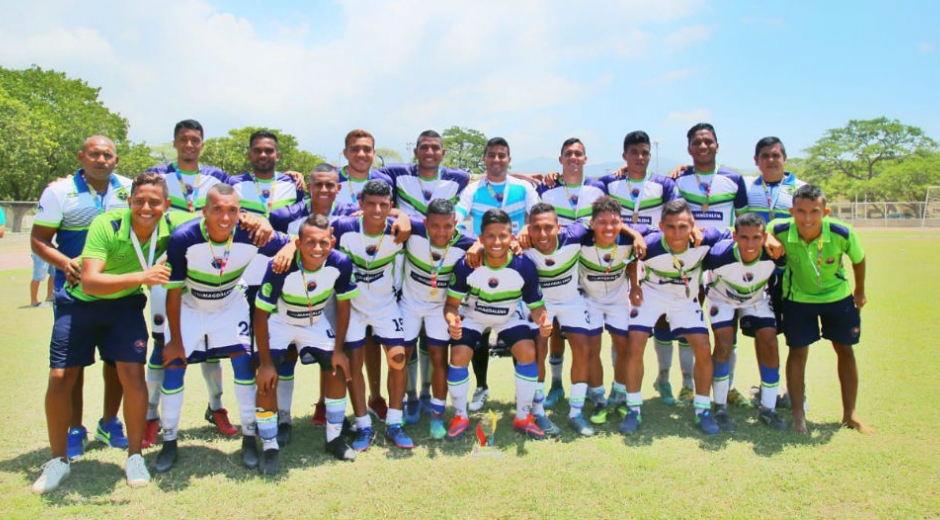 La selección de fútbol masculino logró alcanzar el campeonato regional al ganarle por ronda de penales 3 - 2 a la Universidad de Pamplona sede Santa Marta.