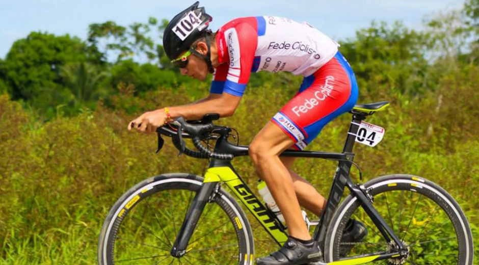 Álvaro José Restrepo, ciclista samario.