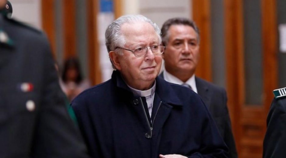  Fernando Karadima Fariña" fue expulsado del sacerdocio por el Papa Francisco.