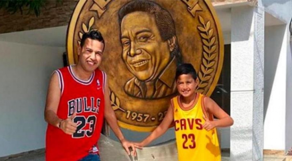 El Vallenato.com Martín Elías y Martincito en escultura de Diomedes Díaz.