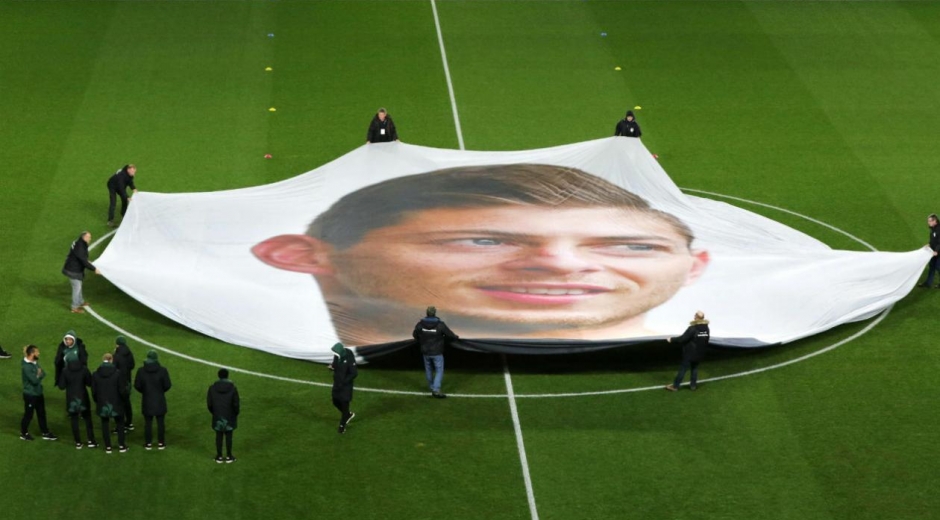 Pancarta con el rostro de Emiliano Sala