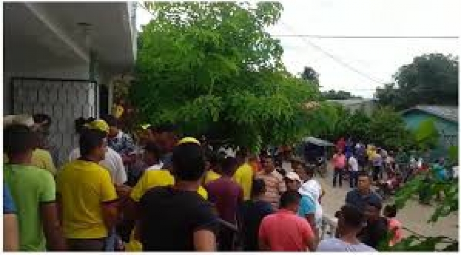 Cortesía La comunidad intentó una asonada por cédulas inhabilitadas para las elecciones del próximo domingo..