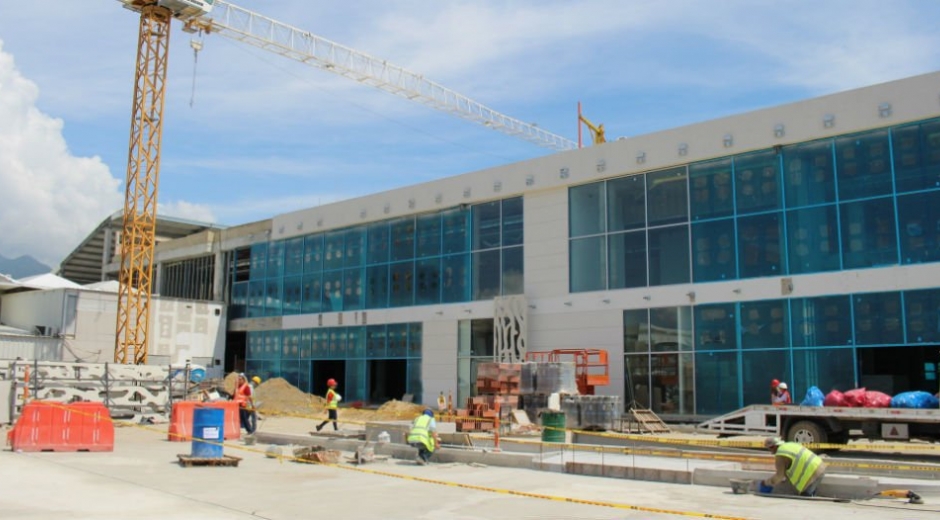Obras en el aeropuerto Simón Bolívar.