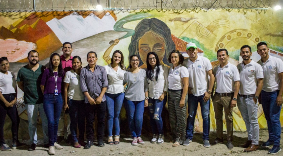 Entrega del mural del Bicentenario.