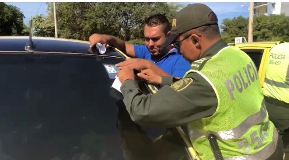 Instalan la aplicación Polis en los taxis de Santa Marta 