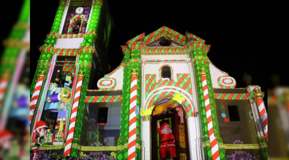 Catedral Basílica de Santa Marta Iluminada con el Maping navideño.