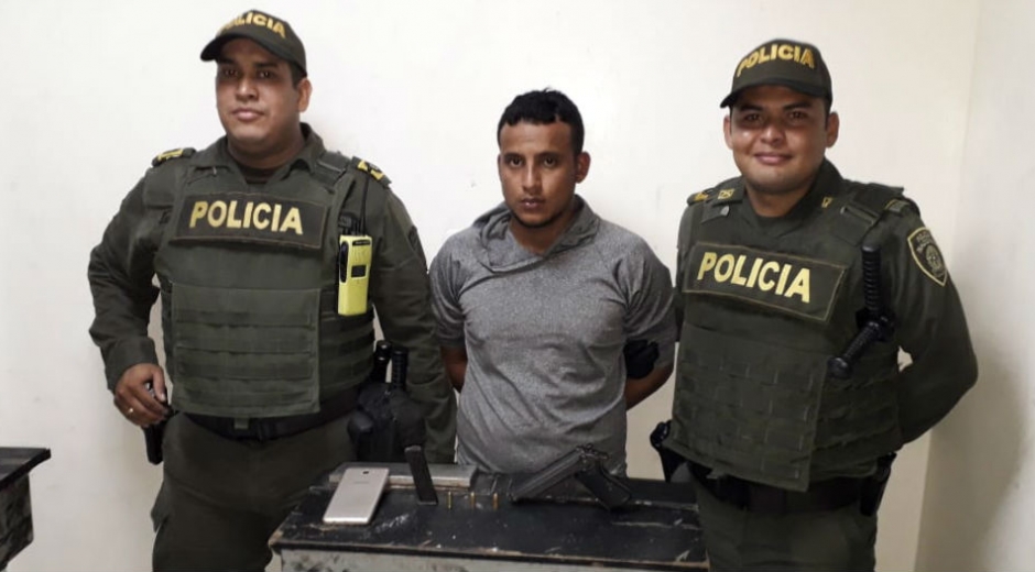 Policía Fabián Arturo Acosta Echeverría.