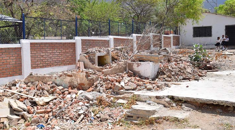 Así lucía el muro de cerramiento del IED Taganga antes de ser intervenido