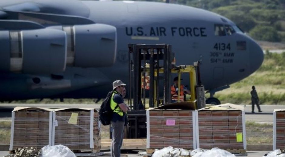 BBC Cargamento enviado con ayuda humanitaria desde Estados Unidos llega a Colombia y tiene destino final Venezuela.