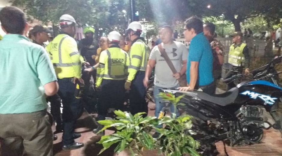 Operativo contra conductores que parqueaban motos en el Parque de los Novios.