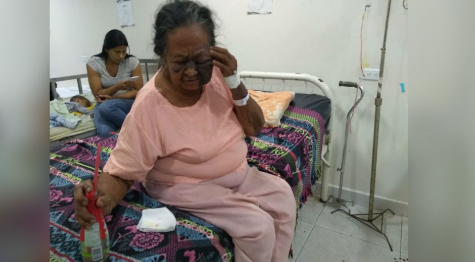 Dilia Patiño, anciana golpeada.