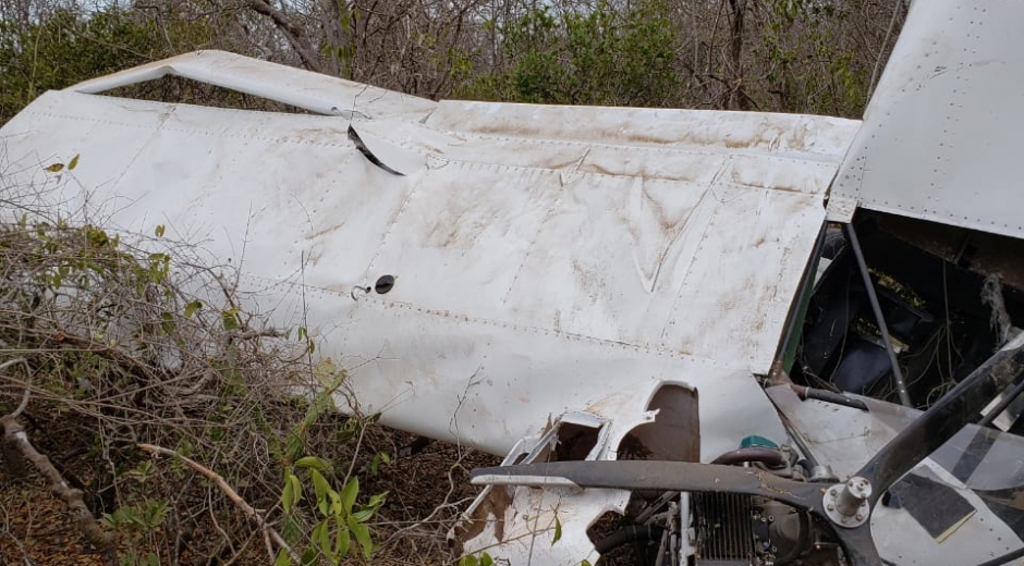 La avioneta sufrió un accidente en el momento del despegue y fue abandonada con 157 paquetes de clorhidrato de cocaína en su interior.