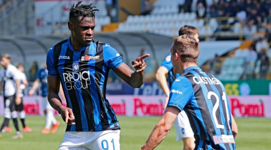 Duvan Zapata celebra el gol. 