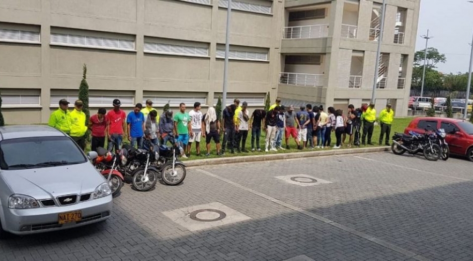 Miembros de la banda 'Los de la Firma'.