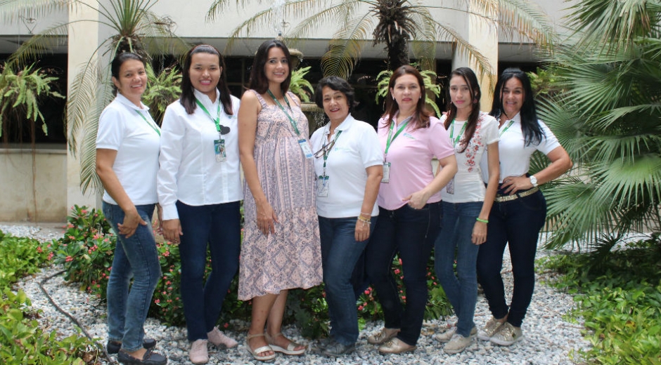 Las mamás del Puerto de Santa Marta son unas de las homenajeadas en este día.