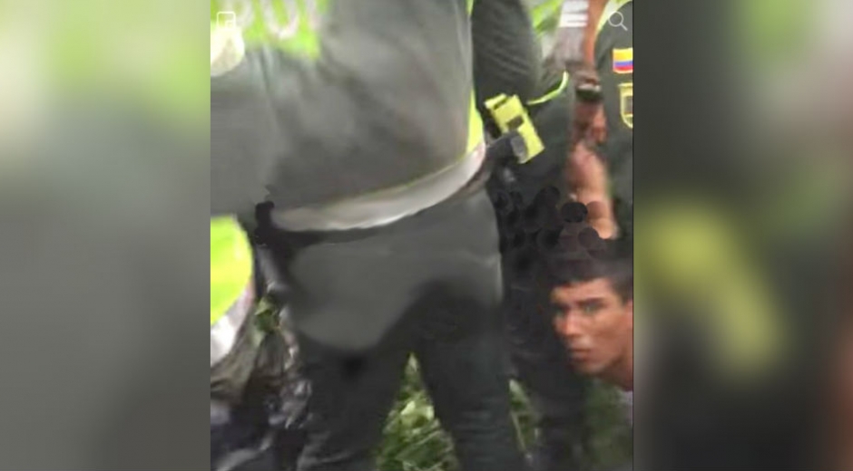 La Policía evitó que al presunto atracador lo linchara la comunidad. 