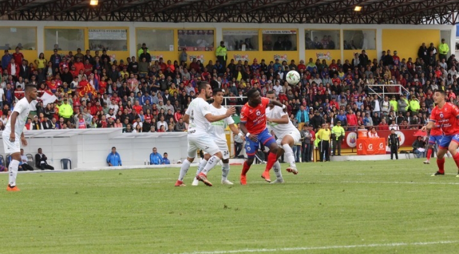 El estadio debe cumplir con algunas normas para albergar la final. 