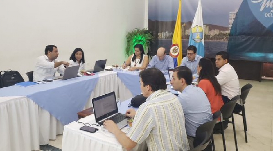 El viceministro de Agua, José Luis Acero, se reunió con distintas entidades. 