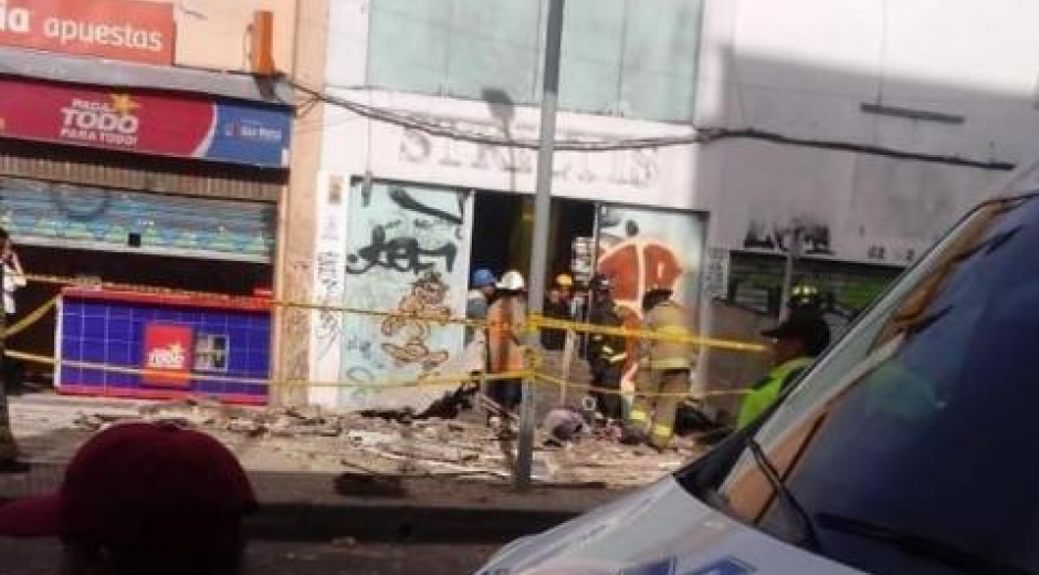 Colapso de fachada de edificio.