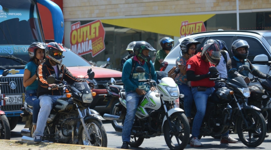 Propietarios de buses aseguran que las motos son las causantes de la mayoría de los accidentes de tránsito.