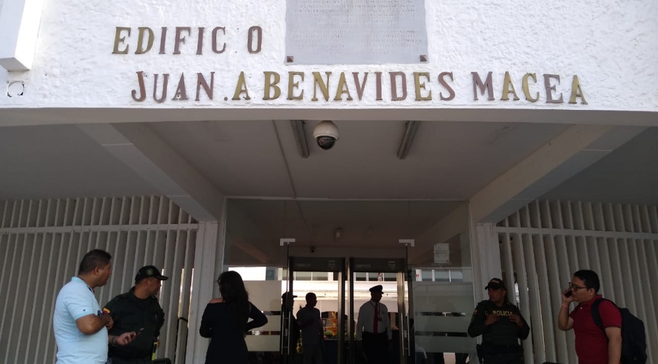 La audiencia se lleva a cabo en el edificio Benavides Macea.